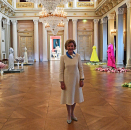 19. august: Dronning Sonja er til stede under finissagen som markerer avslutningen på årets utstilling på Slottet: Dronningmøter. Foto: Sven Gj. Gjeruldsen, Det kongelige hoff